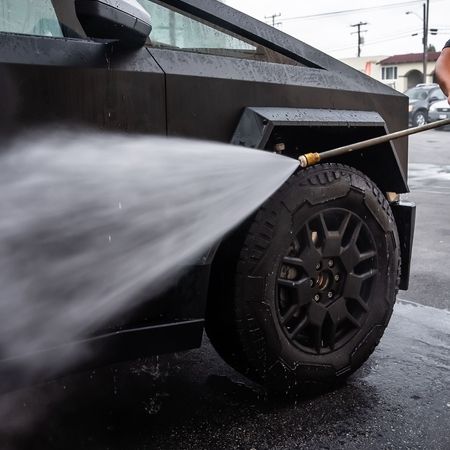 Auto Detailing Car | Dynamic Auto Custom