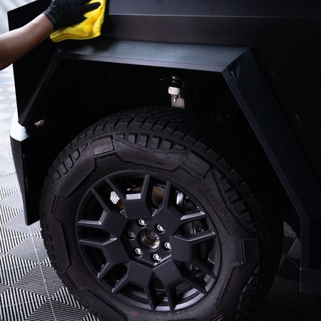 Auto Detailing Car | Dynamic Auto Custom